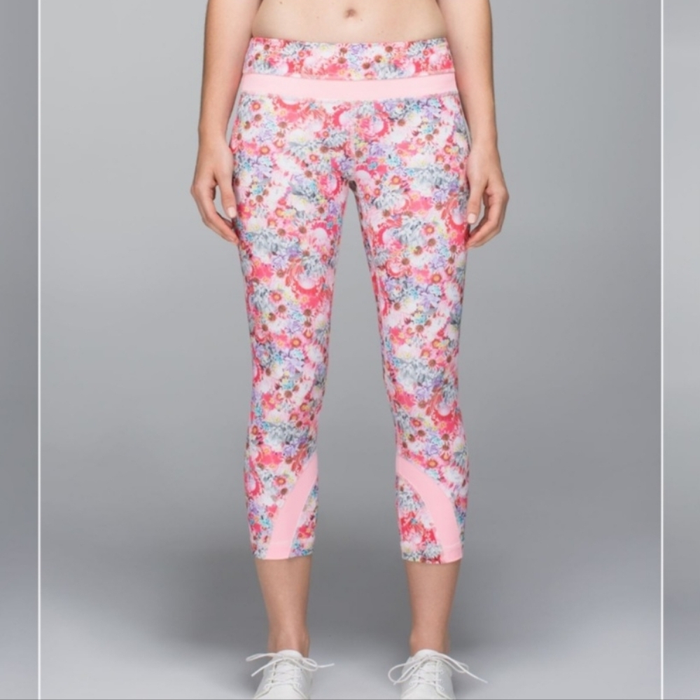 Lululemon Inspire Crop Il  Flowabunga Mini Mult Size 4